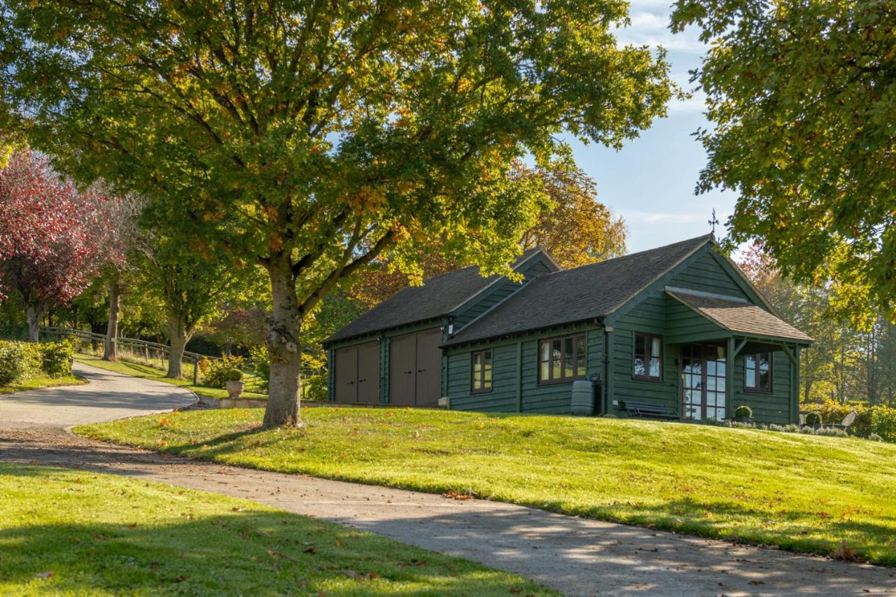 Beautiful Cottage With Stunning Views In Box Box  Exterior photo