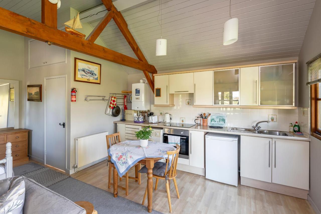 Beautiful Cottage With Stunning Views In Box Box  Exterior photo